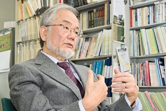 Peraih Nobel Kedokteran Ini Ungkap Manfaat Menakjubkan Puasa